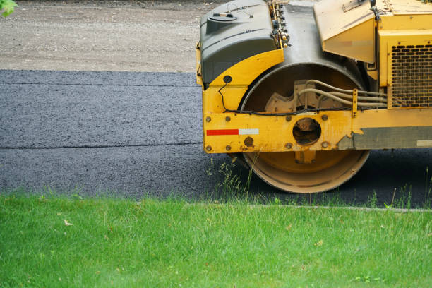 Best Local Driveway Pavers  in Mequon, WI